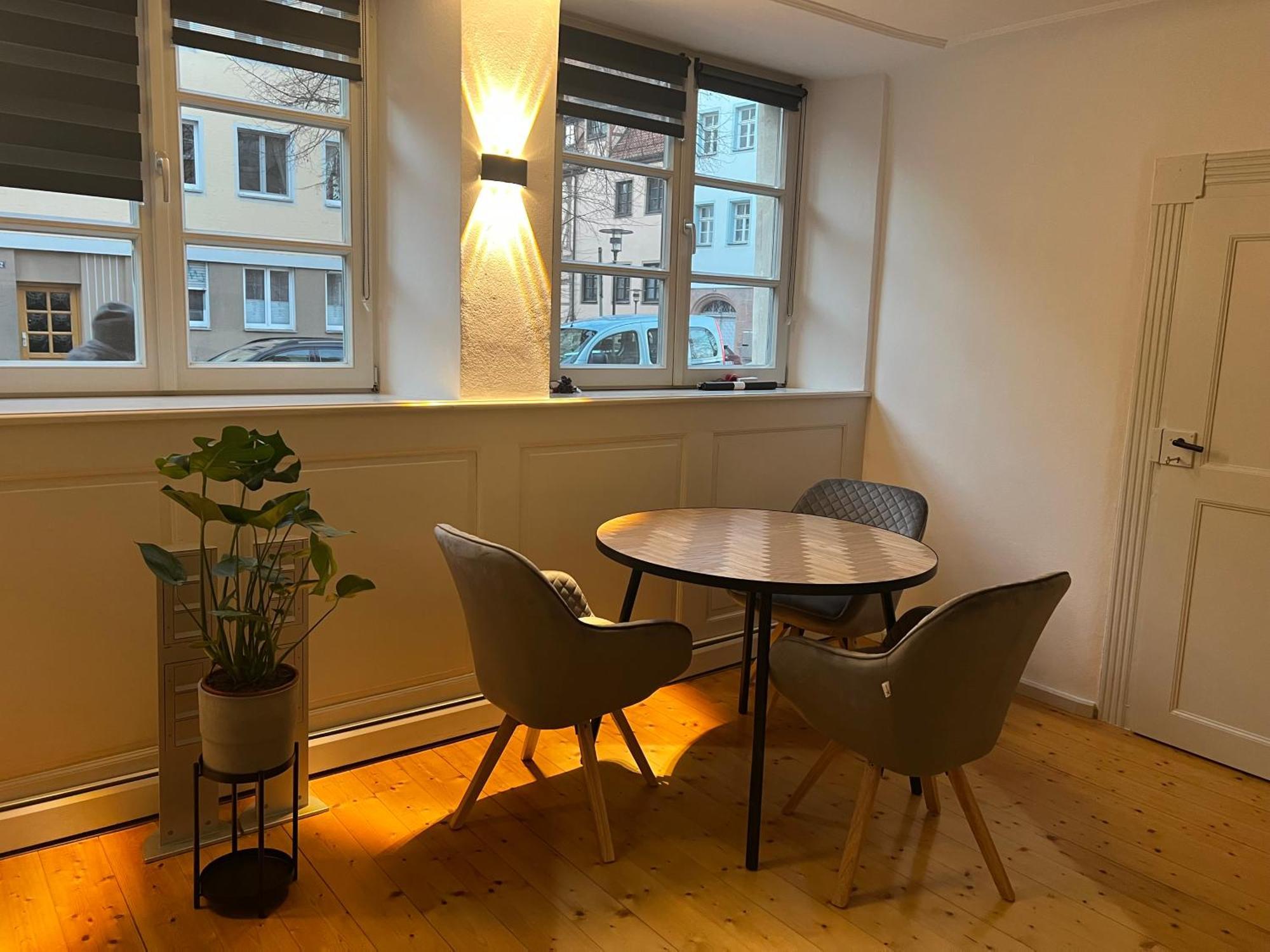 Altbau Charme In Der Nuernberger Innenstadt Exteriör bild
